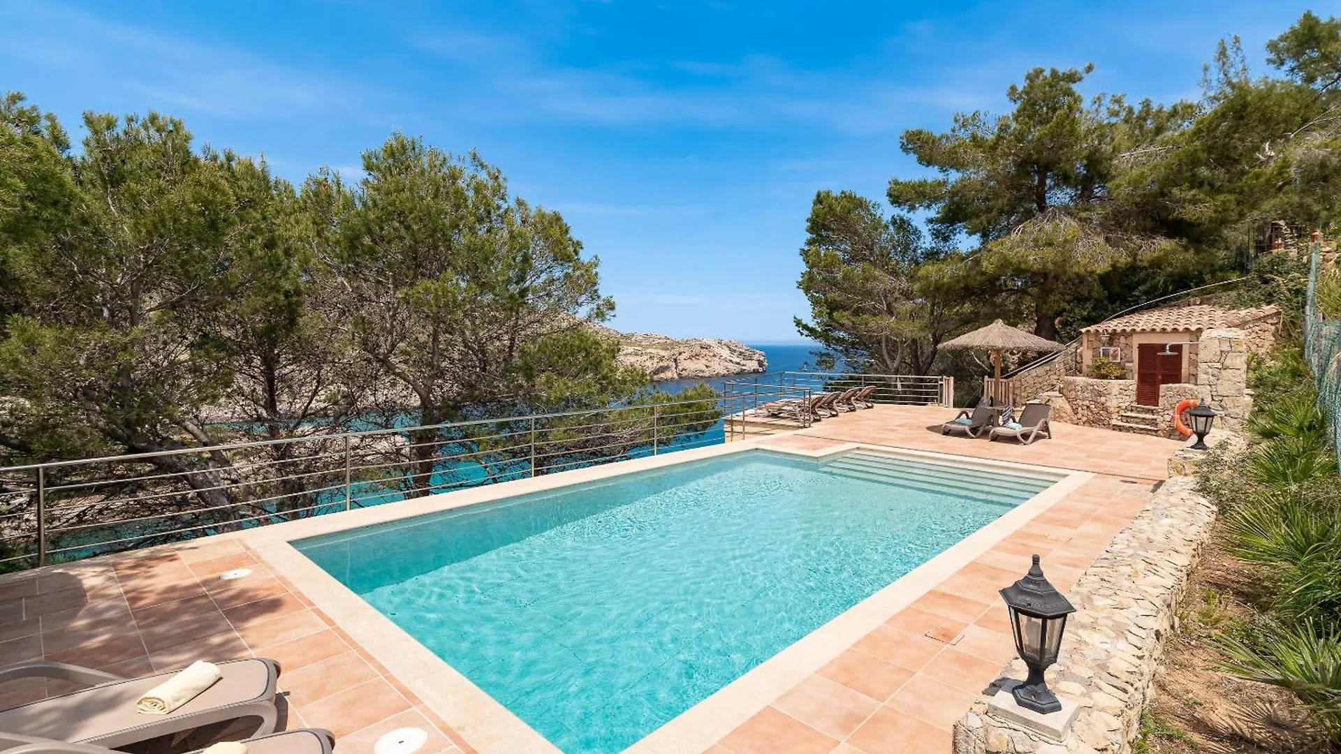 Beach Villa Cala Carbo By Sealand Villas Cala de Sant Vicenc İspanya