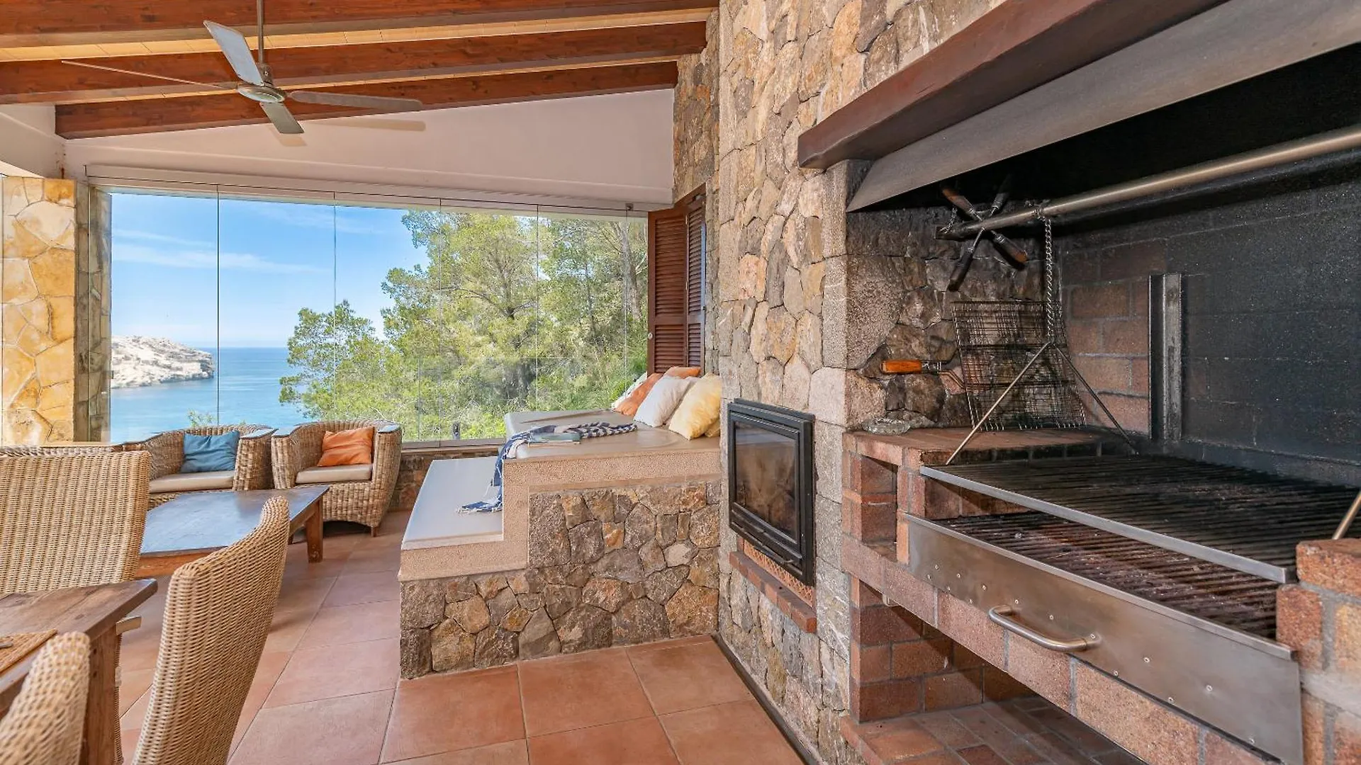 Beach Villa Cala Carbo By Sealand Villas Cala de Sant Vicenc İspanya