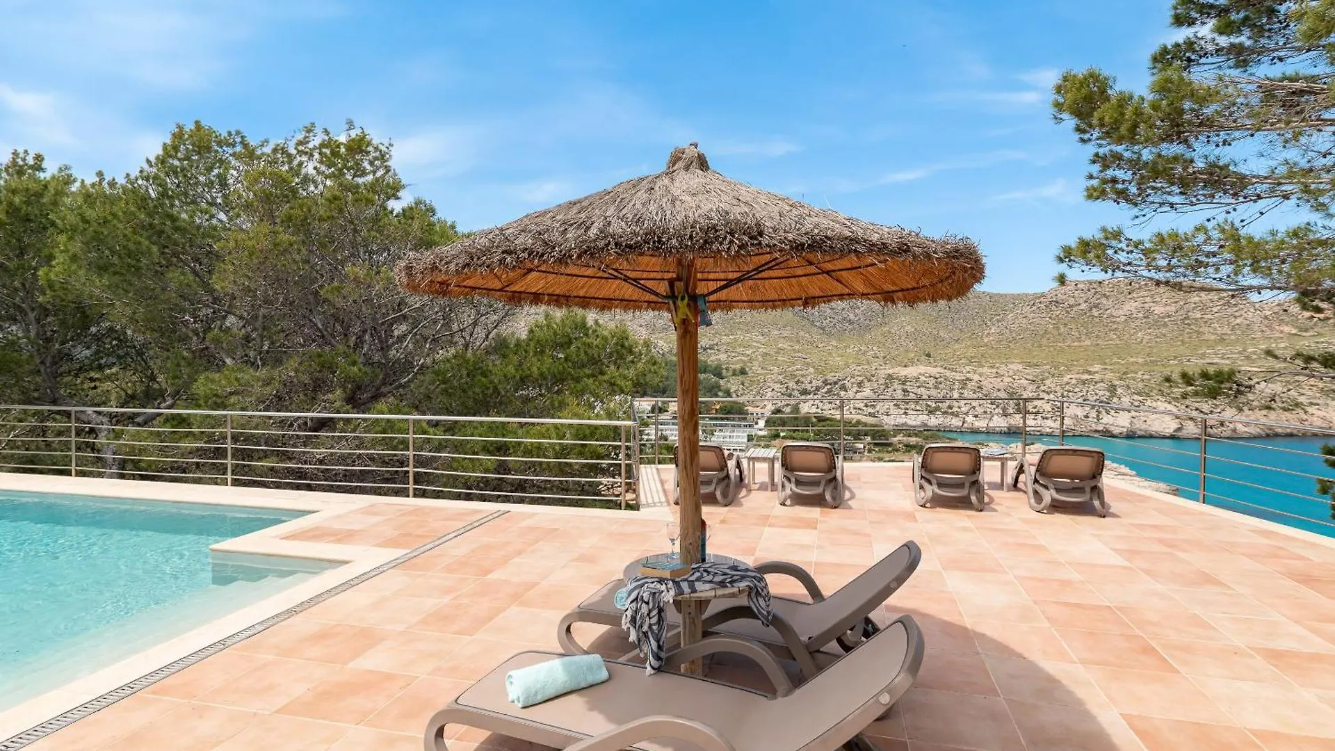 Beach Villa Cala Carbo By Sealand Villas Cala de Sant Vicenc 0*,  İspanya