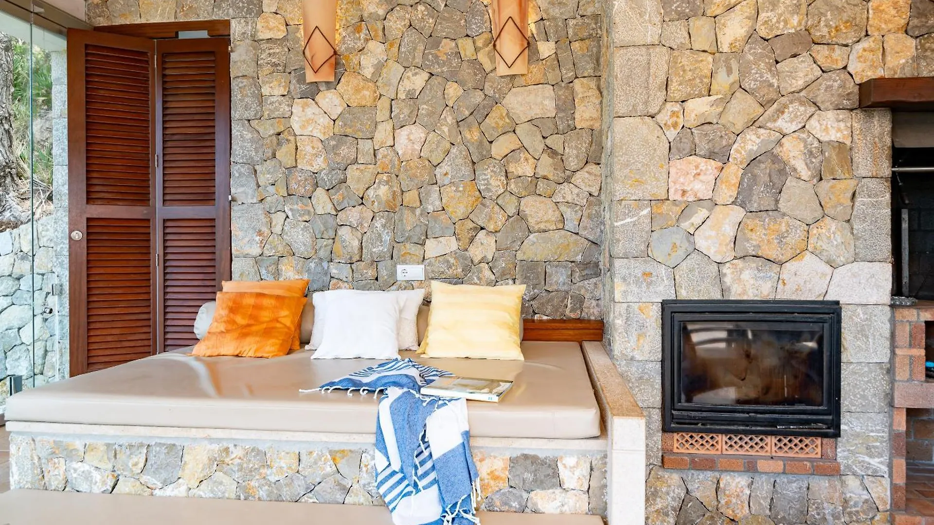 Beach Villa Cala Carbo By Sealand Villas Cala de Sant Vicenc
